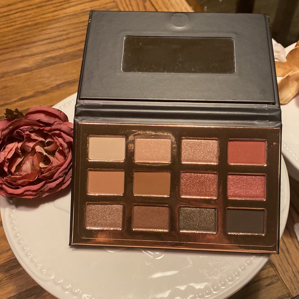 NIB Go2 Beauty Eyeshadow